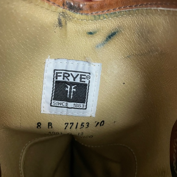 Frye Melissa Button 2 Boots, size 8 - Picture 3 of 6